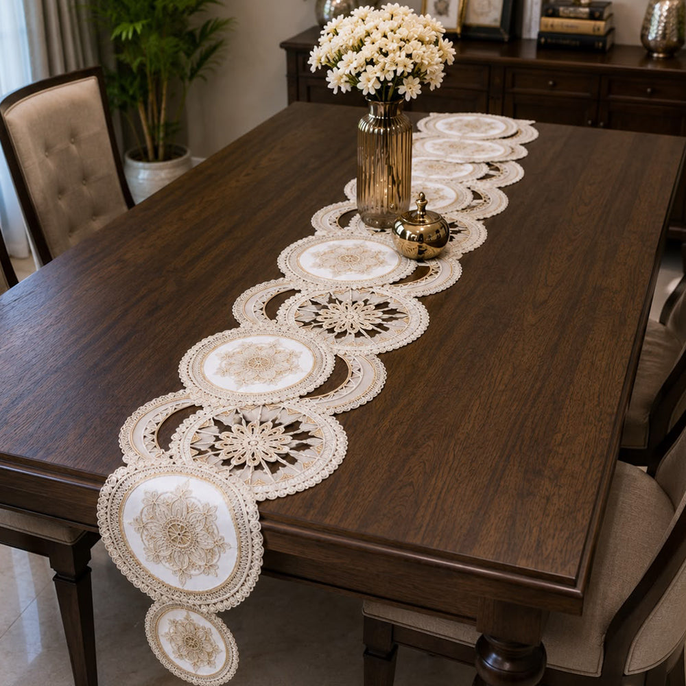 Interlocking Floral Medallion Table Runner – 16 × 72 Inches